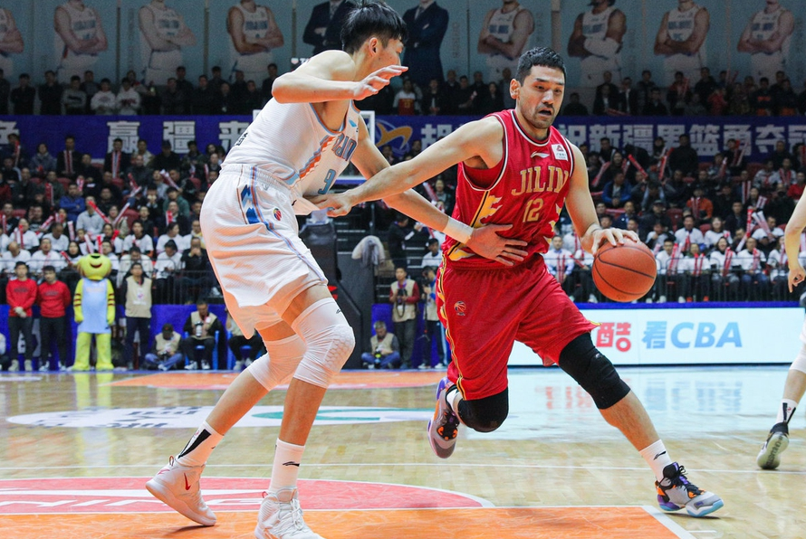 新疆新疆卓尔英勇无畏，取得精彩连胜的简单介绍