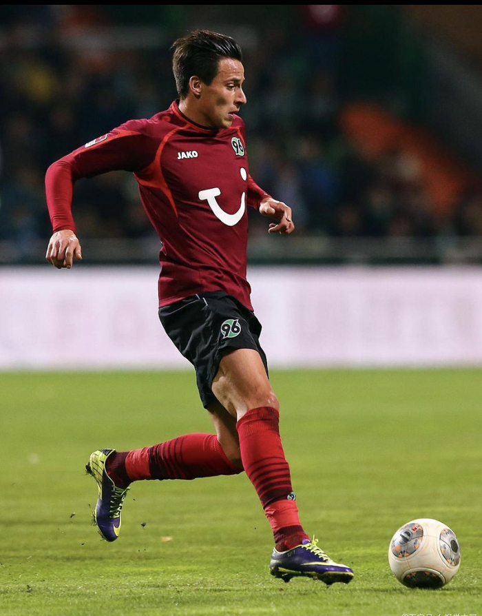 汉诺威豪取客场胜利,赛季表现逐渐回暖的简单介绍 汉诺威豪取客场胜利,赛季表现逐渐回暖的简单介绍