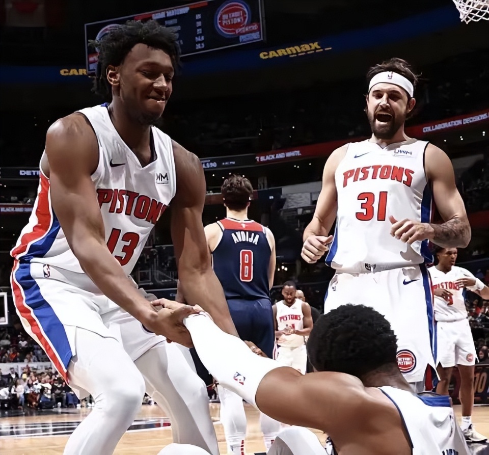 勇士B队碾压奇才，特雷杨三分雨点燃全场的简单介绍